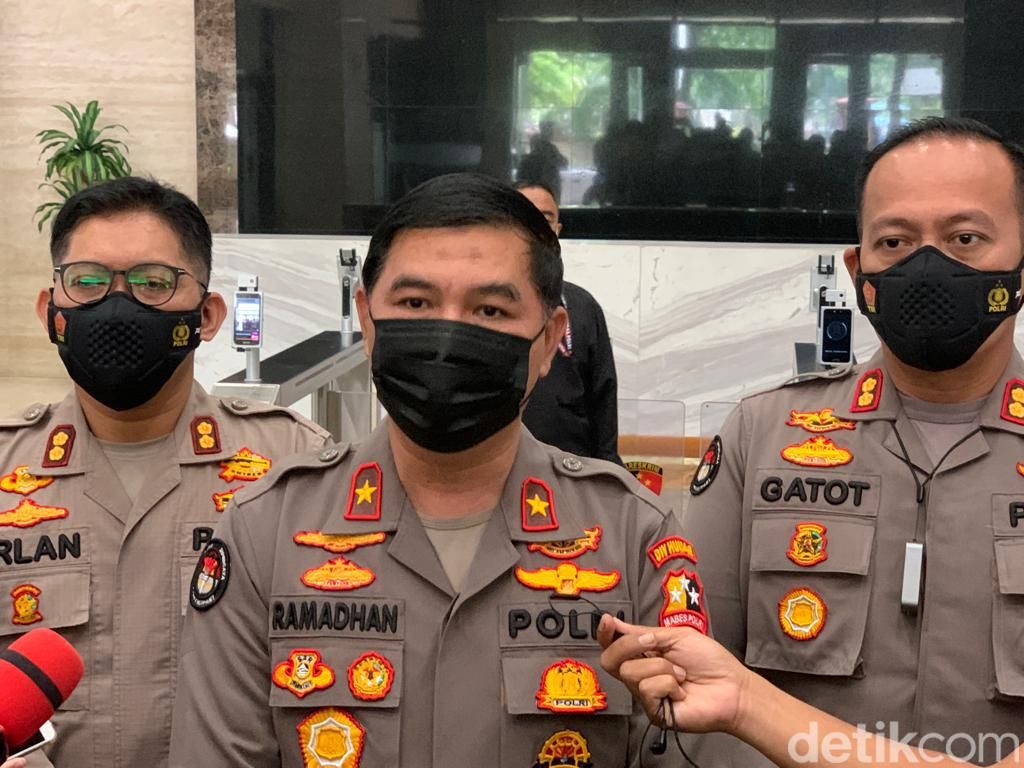 Polri Tangkap 3 Teroris di Lampung, Senjata Laras Panjang-825 Amunisi Disita