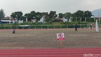 Selain itu, stadion ini juga diproyeksikan bisa menggelar pertandingan-pertandingan sepak bola level tertinggi Indonesia.