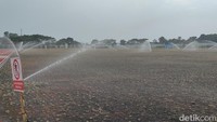 Stadion RAA Adiwijaya dibangun di kawasan komplek Sarana Olahraga (SOR) Merdeka, Jalan Proklamasi, Kecamatan Tarogong Kidul, sejak tahun lalu.
