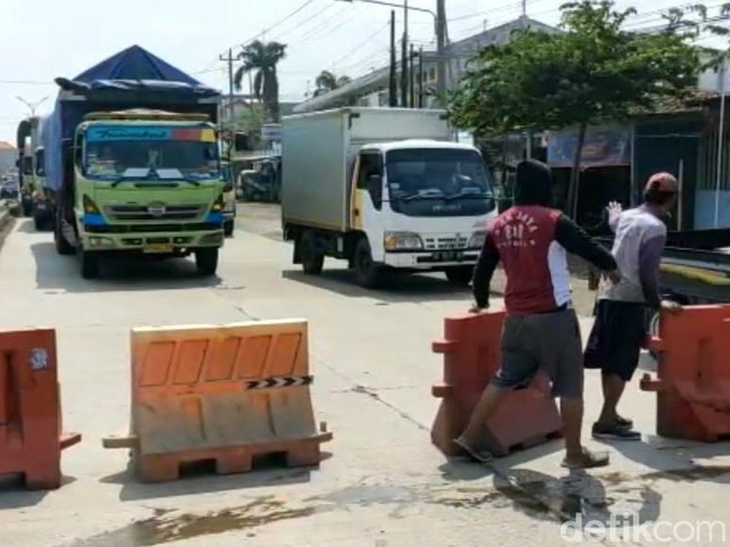 Nelayan Blokir Jalingkut Kota Tegal, Protes Layanan Izin Alat Tangkap