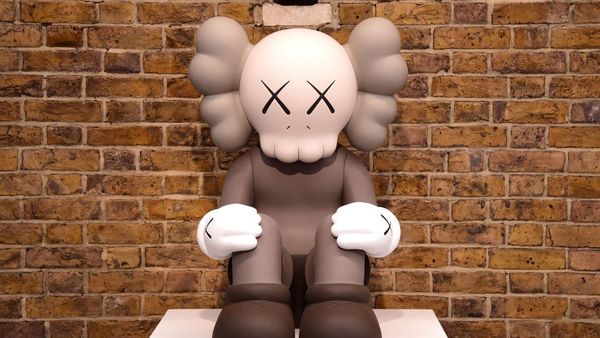Jelajahi Patung Kaws saat Pandemi!
