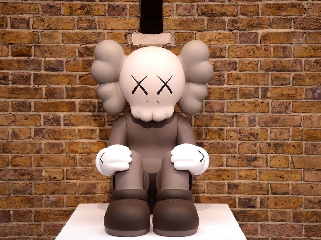 Jelajahi Patung Kaws saat Pandemi! Jelajahi Patung Kaws saat Pandemi!