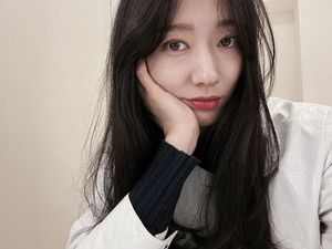 Park Shin Hye Ngidam, Berburu Roti Viral di Korea Seperti RM BTS Park Shin Hye Ngidam, Berburu Roti Viral di Korea Seperti RM BTS