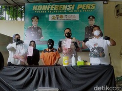 Pembuang Bayi Masih Hidup Terbungkus Plastik di Surabaya Ibu Kandung Sendiri