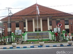 Di Sidang Besok, Anak Kiai Ini Minta Status Tersangka Pencabulan Dicabut