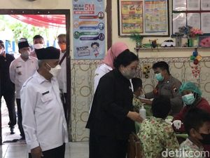 Momen Gibran-Puan Salam Menjura