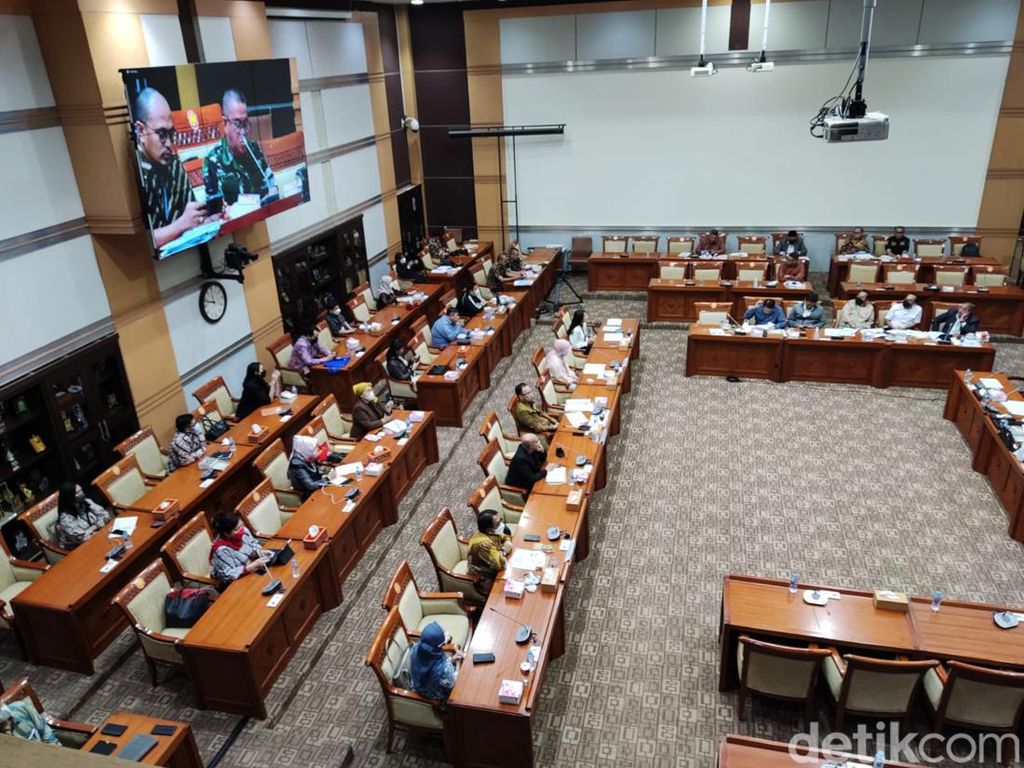 Bawa Nama Prabowo, Warga Bojong Koneng Adukan Sentul City ke Komisi III DPR