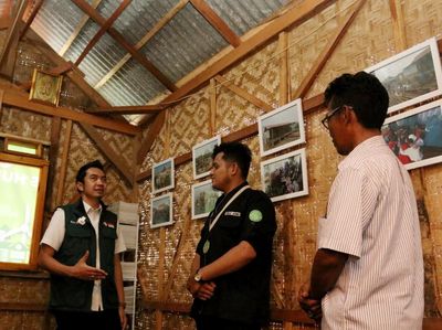 Sekolah Sungai untuk Warga Pesisir Muara Gembong Bekasi