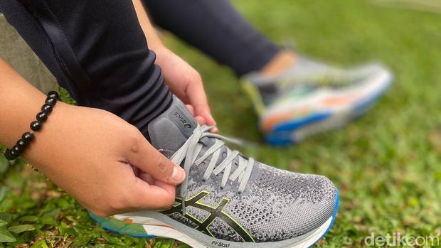 Sepatu ASICS GEL-KINSEI Blast