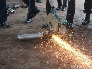 Seratusan Knalpot Brong di Jepara Dimusnahkan Seratusan Knalpot Brong di Jepara Dimusnahkan