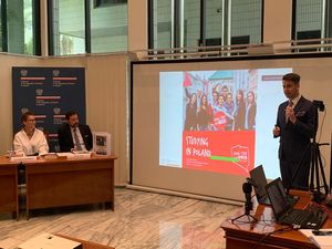 Pemerintah Polandia Tawarkan Beasiswa S2,  Ada Tunjangan USD 400