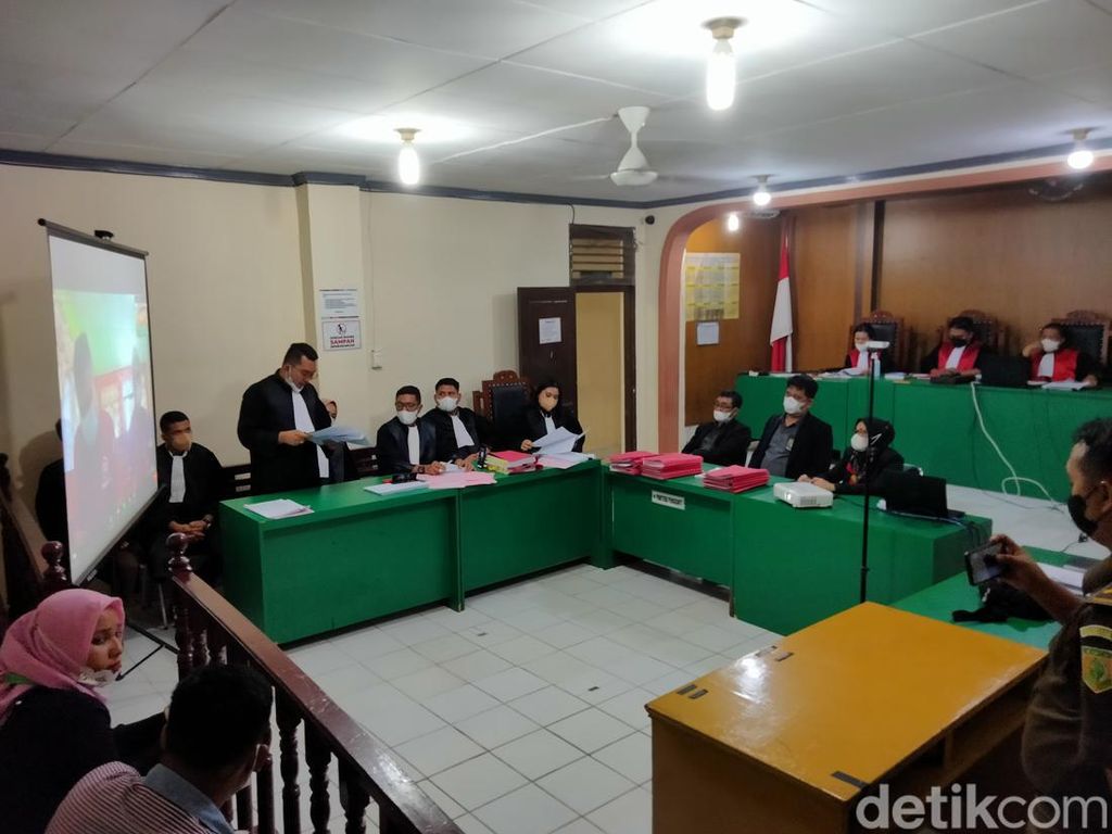 Jaksa Tuntut Mati 2 Polisi Terdakwa yang Jual Sabu Sitaan di Sumut