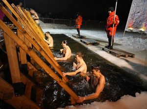 Tradisi Berendam Air Es di Rusia, Rayakan Hari Epiphany