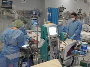 Sibuknya RS di Polandia Hadapi Gelombang Kelima Corona