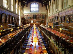5 Kantin Kampus Mewah Dunia, Ada yang Mirip di Hogwarts 5 Kantin Kampus Mewah Dunia, Ada yang Mirip di Hogwarts