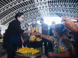 Puan Cek Harga dan Stok Tempe-Minyak Goreng di Jawa Timur