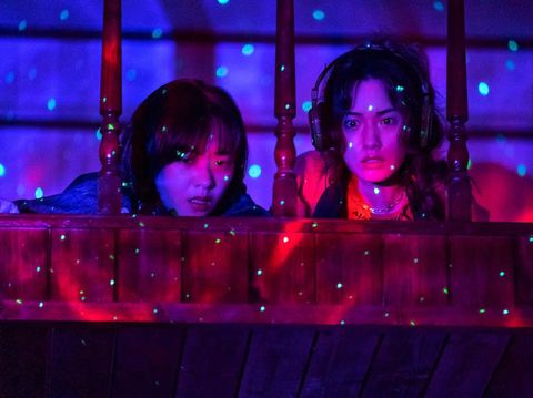 Drama Korea Glitch Drama Korea Glitch dibintangi Jeon Yeo-bin dan Nana After School.