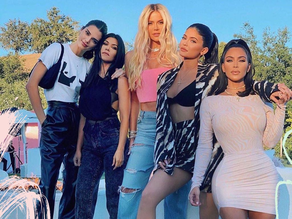 Gaya Kardashian - Jenner Sisters Saat Menggunakan 