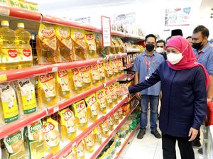 Khofifah Minta Warga Tak Panic Buying Soal Minyak Goreng: Stok Aman