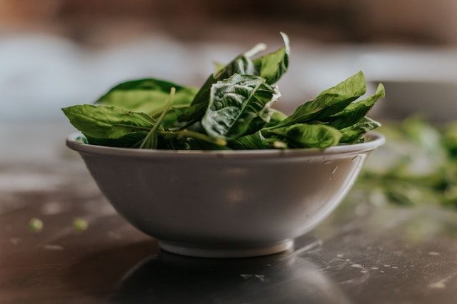 Spinach illustration/Pexels.com/Rodolfo Quirós