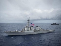 China Usir Kapal Perang AS yang Berlayar di Laut China Selatan