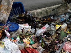 Warga di Jaksel Didenda Rp 500 Ribu Gegara Bakar Sampah Sembarangan