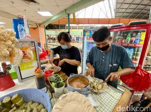 Mengulik Ragam Jajanan Enak di ITC Mangga Dua Mengulik Ragam Jajanan Enak di ITC Mangga Dua