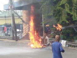 Viral Kabel Listrik di Tanah Abang Terbakar, Diduga Korsleting Listrik