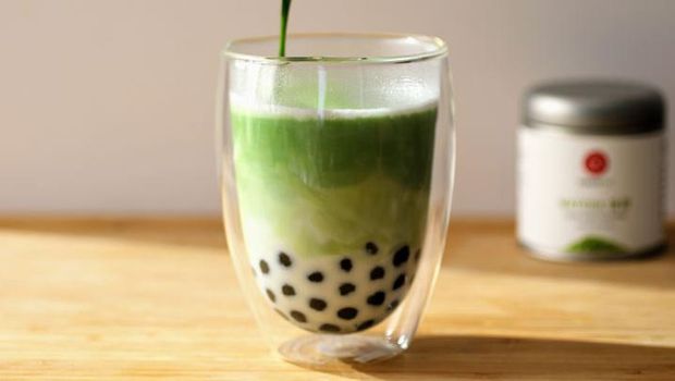 penggemar matcha milk tea