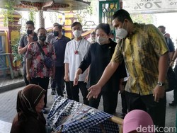 Puan Borong Batik di Kampung Laweyan, Minta Gibran Bantu UMKM