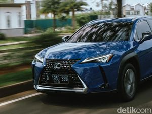 Tes Mobil Listrik Lexus UX 300e: Low Profile, Tak Seperti Mobil Masa Depan Tes Mobil Listrik Lexus UX 300e: Low Profile, Tak Seperti Mobil Masa Depan