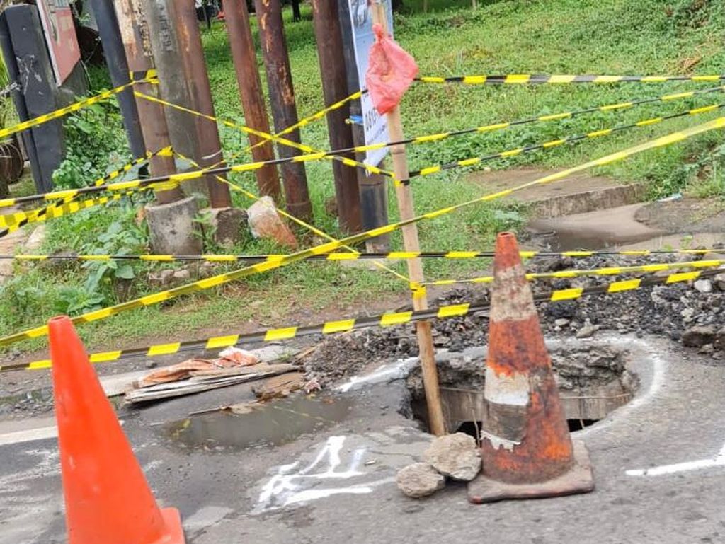 Camat Sawangan Pastikan Perbaiki Jalan Berlubang di Jalan Raya Muchtar