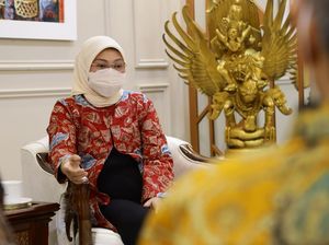 Tahan Tangis, Menaker Jelaskan Pernyataannya soal Upah RI Ketinggian