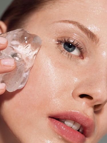 Penggunaan es batu untuk jerawat