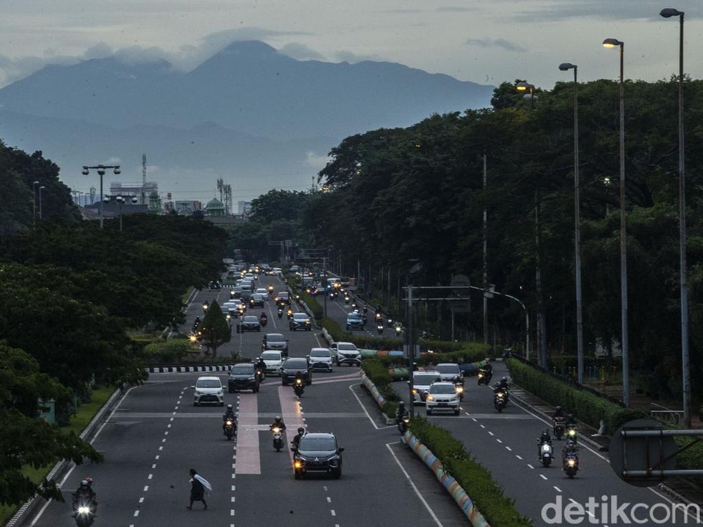 Gunung Terlihat dari Jakarta, Kualitas Udara Jakarta Ada di Level Baik-Sedang Gunung Terlihat dari Jakarta, Kualitas Udara Jakarta Ada di Level Baik-Sedang