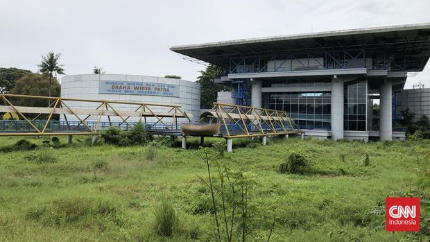 Museum Telekomunikasi, Museum Minyak dan Gas Bumi serta Wahana SnowBay di TMII yang terbengkalai