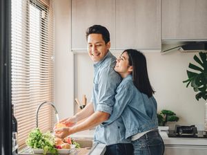 Cara Menumbuhkan Lagi Gelora Cinta Buat Pasutri yang Sudah Lama Menikah Cara Menumbuhkan Lagi Gelora Cinta Buat Pasutri yang Sudah Lama Menikah