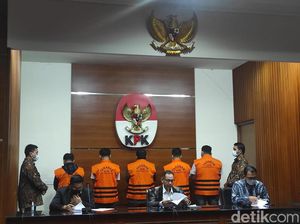 KPK Duga Bupati Langkat Juga Terima Suap Lewat Kakak Kandung dari Tender Lain