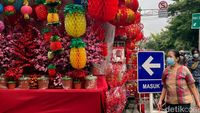 Glodok Memerah, Penjual Lampion hingga Pernak-pernik Imlek Menjamur