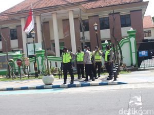 250 Polisi Jaga Sidang Praperadilan Anak Kiai Jombang Tersangka Pencabulan