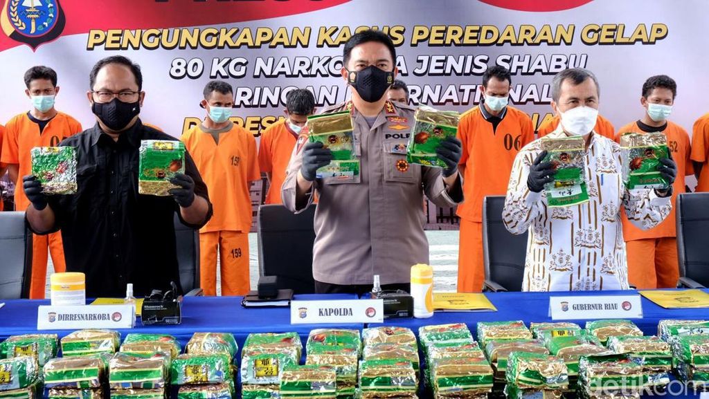 Polisi Bekuk Sindikat Internasional Pengedar 80 Kg Sabu di Riau