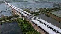 Membelah Persawahan, Begini Progres Jalan Tol Semarang-Demak