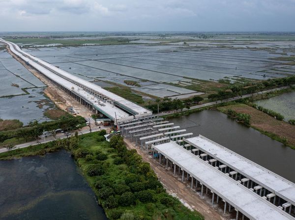 Membelah Persawahan, Begini Progres Jalan Tol Semarang-Demak