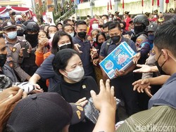 Ikut Berebut Kaus Puan, Pedagang Pasar Legi Solo: Tidak Kenal