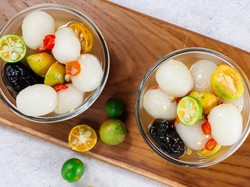 Resep Asinan Rambutan yang Pedas Manis Segar Buat Camilan
