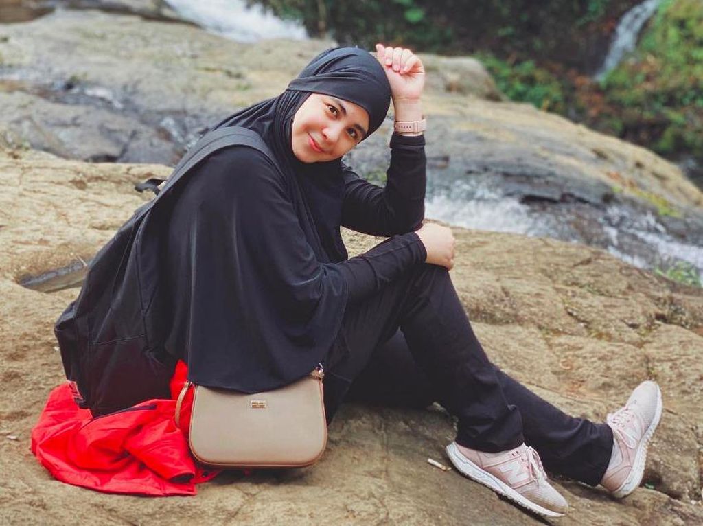 Risty Tagor Cari Alternatif Obat Demam Pada Anak Usai Isu Gagal Ginjal Risty Tagor Cari Alternatif Obat Demam Pada Anak Usai Isu Gagal Ginjal