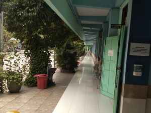 Siswa SMAN 22 Surabaya Gelar PTM, 1 Ruangan Masih Daring Siswa SMAN 22 Surabaya Gelar PTM, 1 Ruangan Masih Daring