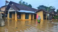 Sungai Meluap, Ratusan Rumah di Kudus Kebanjiran