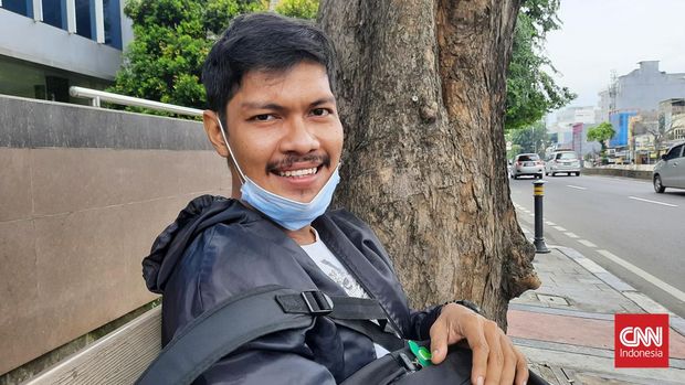 Warga Jabodetabek terdampak pandemi, Willy Angga Saputra (27) menyarankan agar anggaran IKN digunakan untuk memperbaiki kondisi ekonomi, Kamis (20/1).