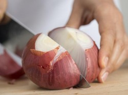 Kecuali Bikin Masakan Enak, Ini 5 Manfaat Praktis Bawang Bombai